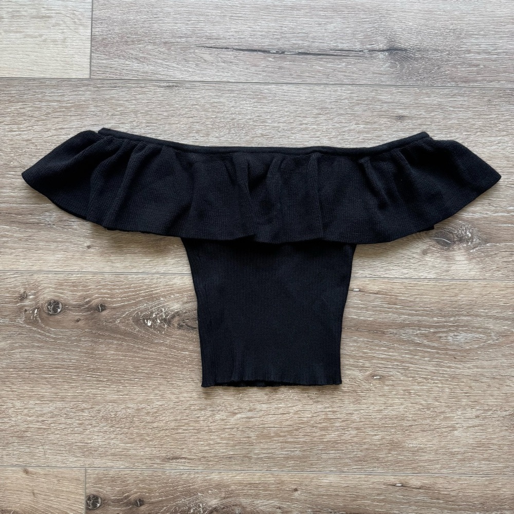 Like New FOREVER 21 Sexy Black Off-Shoulder Top Women’s Small